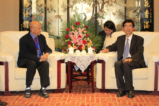 云南省宣傳部長(zhǎng)趙金會(huì)見(jiàn)亞洲媒體代表團(tuán)