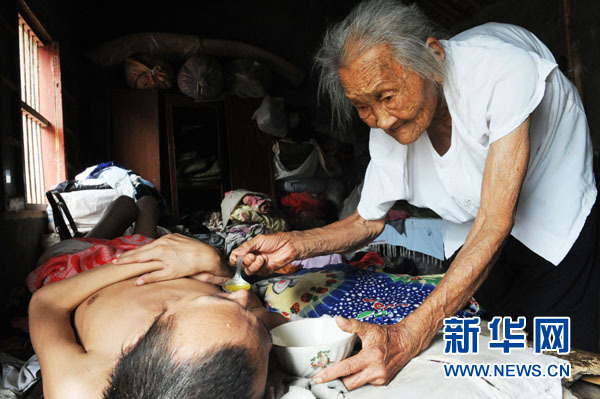 那口人間最溫暖的粥--95歲“最堅(jiān)強(qiáng)母親”的母愛