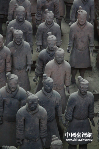 網(wǎng)媒記者走近秦始皇陵兵馬俑 感嘆華夏奇跡