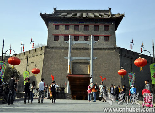 城墻開城門迎接第六屆網(wǎng)媒采訪團(tuán)