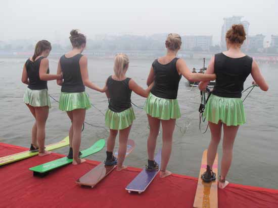 澳洲美女運(yùn)動(dòng)員吸引眼球