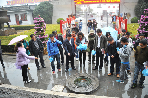 安徽省眾多媒體記者踐行“走轉(zhuǎn)改” 古井度佳節(jié)