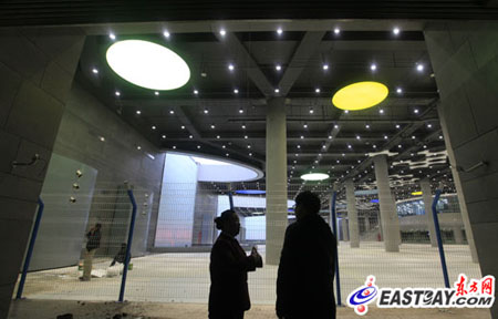 下了地鐵就能看世博 8號(hào)線耀華路站直通陽光谷