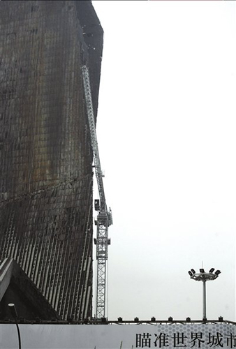 央視火災(zāi)大樓確定不會(huì)拆遷 已開(kāi)始動(dòng)工(圖)