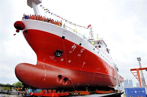我國最先進海洋科考船“科學”號在漢下水