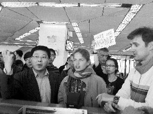 國航延誤26小時只賠100美元代金券乘客不滿意