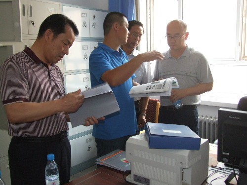 兵團(tuán)司法局局長劉釗一行到紅旗農(nóng)場司法所檢查指導(dǎo)工作