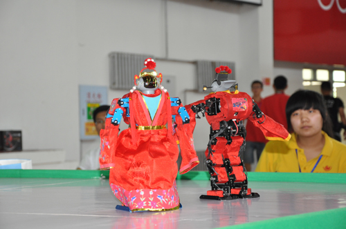 “遠(yuǎn)東理工杯”第十四屆全國機(jī)器人錦標(biāo)賽開幕