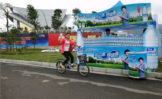 康師傅礦物質(zhì)水助力柳州中國摩托艇聯(lián)賽 支持中國水上運動發(fā)展