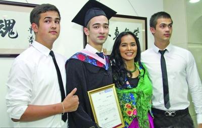 韋唯長(zhǎng)子考入北大中文系 成績(jī)優(yōu)異陽(yáng)光帥氣(圖)