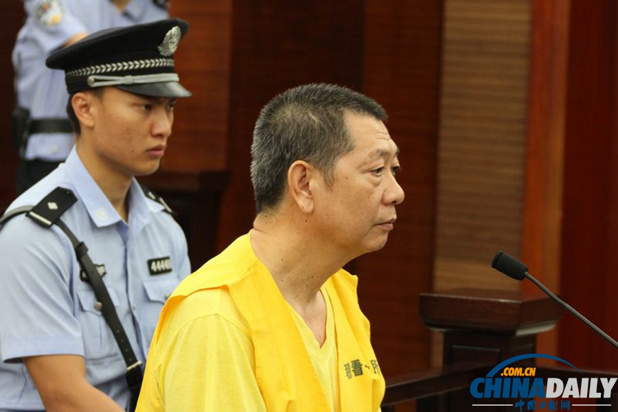 廣州“房叔”蔡彬受審 自稱年老多病請(qǐng)求輕判