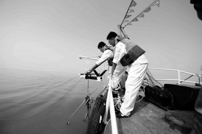 中國(guó)打撈飛虎隊(duì)墜落滇池戰(zhàn)機(jī) 預(yù)計(jì)花費(fèi)300余萬(wàn)(圖)