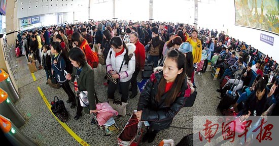 南寧鐵路客流高峰將持續(xù)到17日 跑錯(cuò)車站能補(bǔ)救