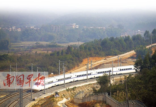 新的列車運行圖執(zhí)行 南寧—深圳增開高速動車(圖)