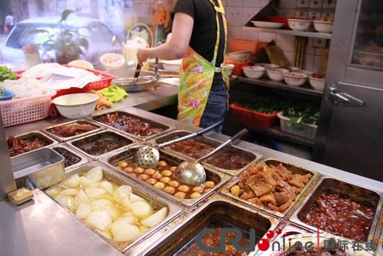 舌尖上的香港:從街頭走入餐廳的車仔面