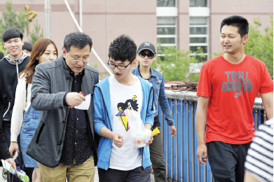 哈市驚現(xiàn)“棄考潮”？ 500多人考點(diǎn)85人缺考 考生去哪兒了