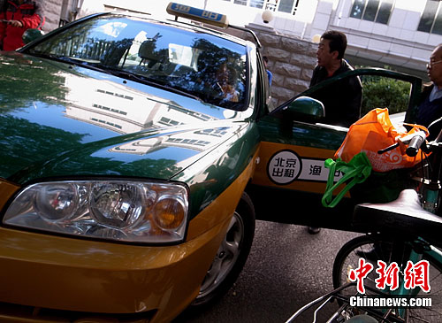 北京出租公司稱4月調(diào)價(jià)聽(tīng)證 或以油補(bǔ)刺激出車(chē)率