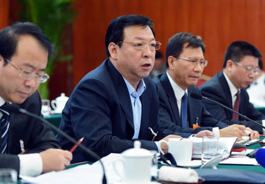 吉林省代表團(tuán)審議國務(wù)院機(jī)構(gòu)改革和職能轉(zhuǎn)變方案