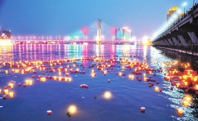 第三屆吉林市河燈文化節(jié) 河燈點亮江城夜