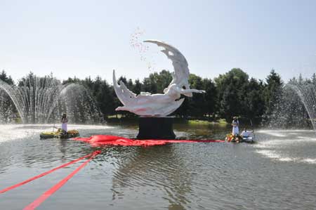 “凈月女神”亮相凈月潭國家風景名勝區(qū)