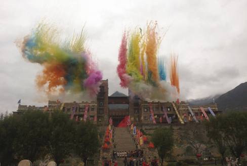 四川茂縣中國(guó)古羌城于羌?xì)v年正式開(kāi)城