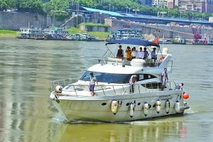 男子乘自己游艇從廣州游到重慶 買下時(shí)花570萬