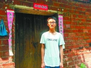 “學(xué)霸”中的“學(xué)霸”可用一枚游戲幣“完爆拳皇”