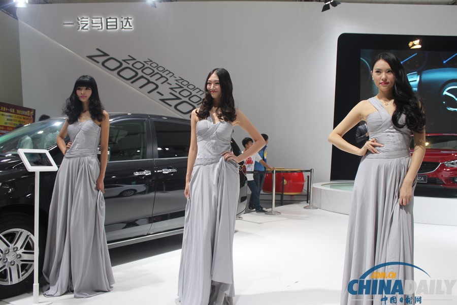 模特閃耀第十二屆天津國際汽車貿(mào)易展