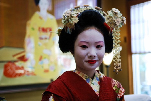 日本京都“花街”藝妓新年開(kāi)門(mén)接客