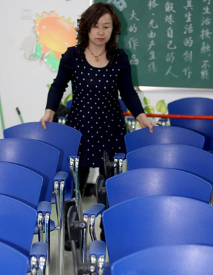 賀加慧:三尺講臺 34年堅(jiān)守