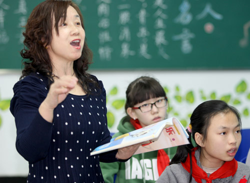 賀加慧：三尺講臺(tái) 34年堅(jiān)守