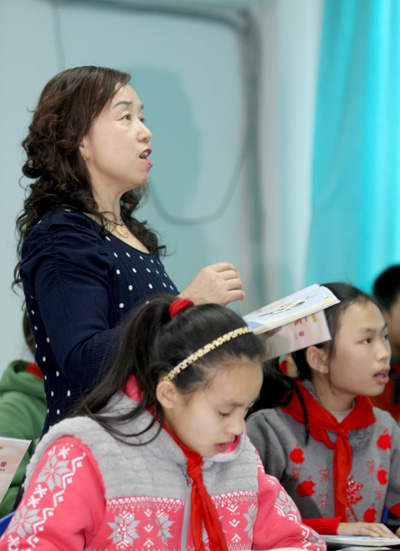 賀加慧：三尺講臺(tái) 34年堅(jiān)守