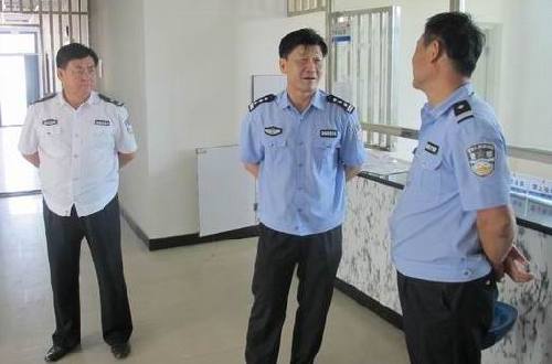 奎屯市民8天上交自制手槍3支、子彈480發(fā)、管制刀具60把 貫徹落實(shí)兩個(gè)《通告》成效顯著