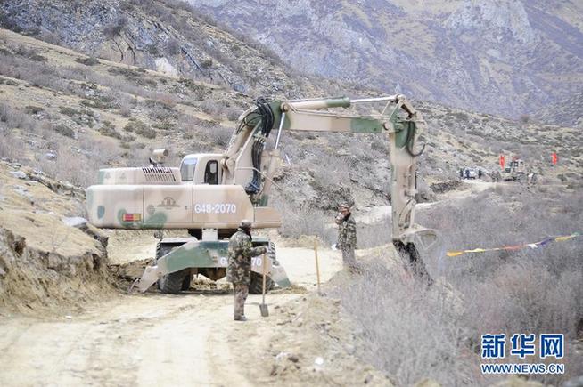 全力以赴爭分奪秒搜尋被埋人員