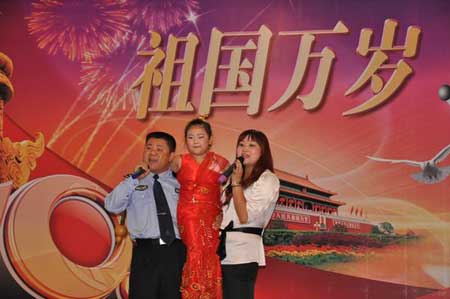 昆鐵警方系列文體活動(dòng)隆重紀(jì)念建國62周年華誕