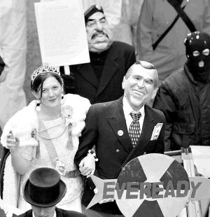 英國(guó)人評(píng)價(jià)美國(guó)人 粗俗傲慢又財(cái)迷(圖)