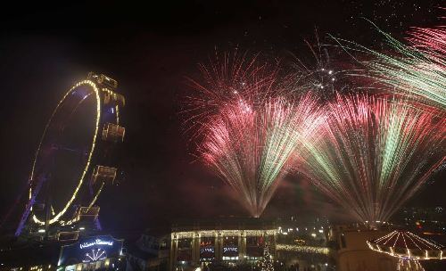 悉尼炫彩焰火、時(shí)代廣場(chǎng)倒計(jì)時(shí) 世界各地喜迎新年