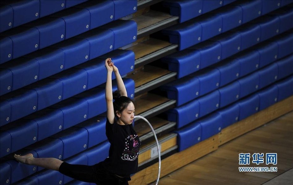 藝體少女體態(tài)秀麗 臺(tái)前幕后身姿揭秘