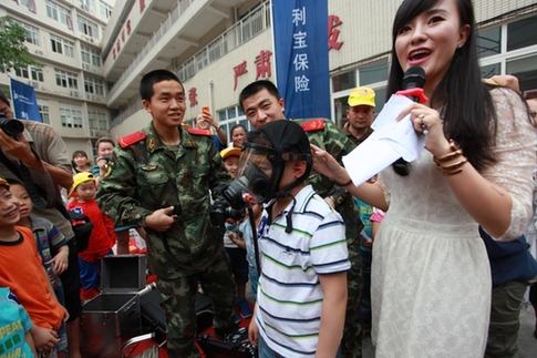 “六一”安全課堂：孩子，登云梯、接水帶、滅火盆你都會么？ ——利寶保險在渝開展家庭安全體驗活動