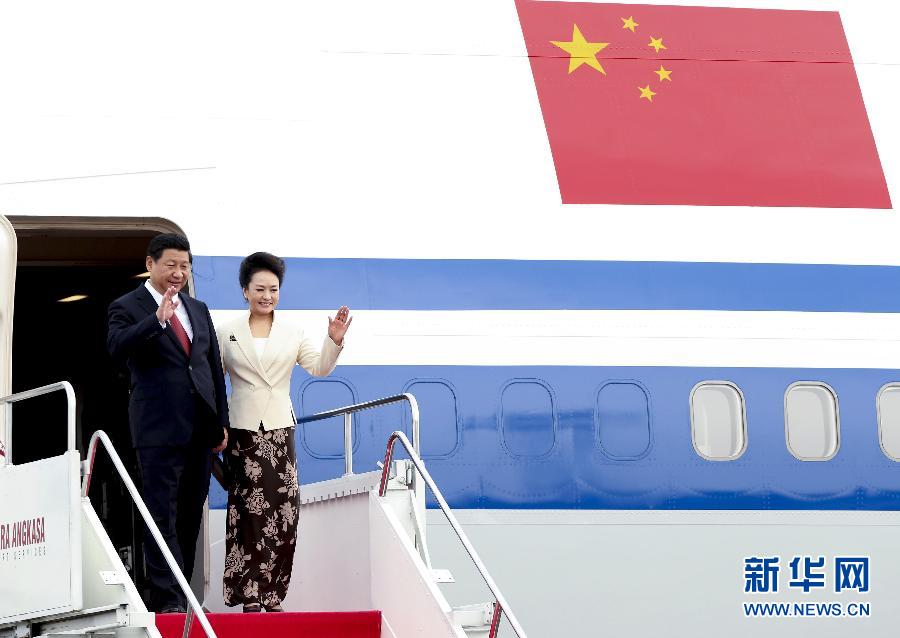 習(xí)近平抵達(dá)雅加達(dá)開(kāi)始對(duì)印度尼西亞進(jìn)行國(guó)事訪問(wèn)