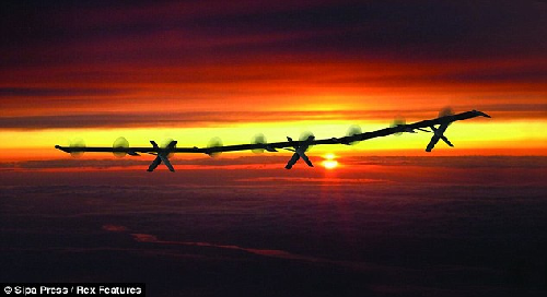 美國研制出可持續(xù)飛行5年太陽能無人駕駛飛機(jī)