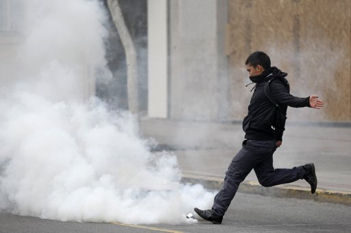 智利學(xué)生示威要求教育改革 同警察爆發(fā)沖突2人受傷235人被捕