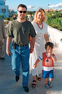 梅德韋杰夫讓位因普京支持率更高 獨(dú)子曾出演小英雄?