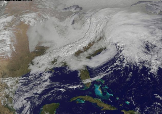 美國(guó)東北部遭遇創(chuàng)紀(jì)錄暴風(fēng)雪 多個(gè)州進(jìn)入緊急狀態(tài)