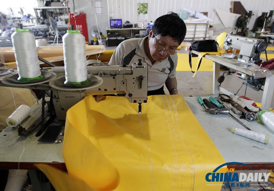 走進(jìn)車間窺探大黃鴨制作過(guò)程 下一站臺(tái)灣(組圖)