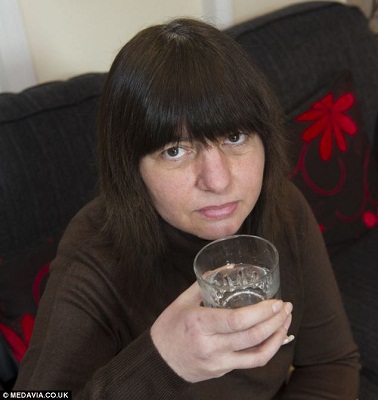 英國女子連續(xù)11年不停打嗝 打嗝次數(shù)超300萬次