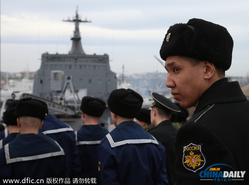 克里米亞駐軍疑似“臨陣倒戈” 俄軍兵不血刃進入半島