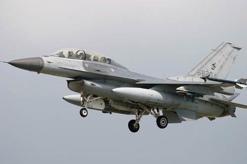 臺(tái)軍明年預(yù)算增300億采購F16C/D戰(zhàn)斗機(jī)