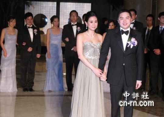 臺塑長孫王泉仁新婚夫妻亮相(組圖)