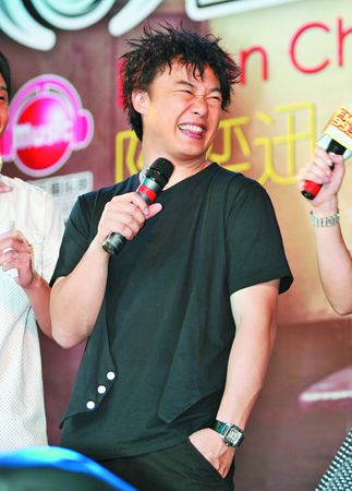 首度合作引發(fā)話題 陳奕迅稱(chēng)杰倫寫(xiě)的歌不易唱